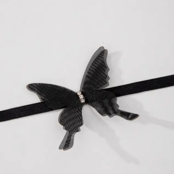 Elegant Black Butterfly Arm Wrap - Picture 4 of 4